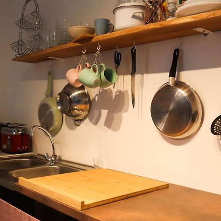 וינה Cozy & Charming City Apartment מראה חיצוני תמונה